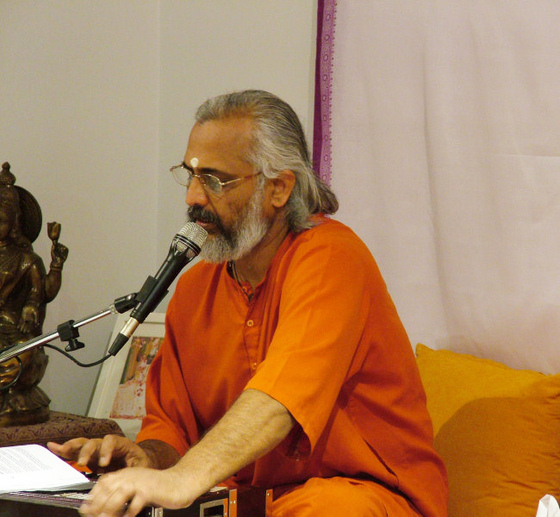 Swami Ramakrishnananda singing bhajans