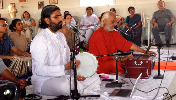 Br. Ramanand and Swami Ramakrishnananda singing bhajans together