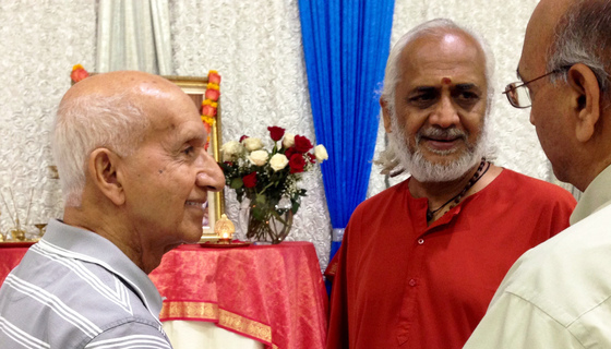 Swami Ramakrishnananda sepaking to devotees