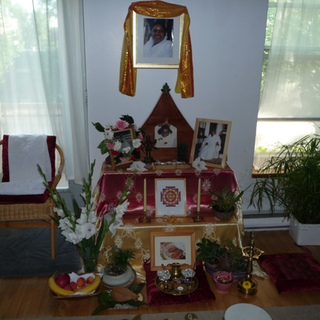 Amma's Montréal Altar