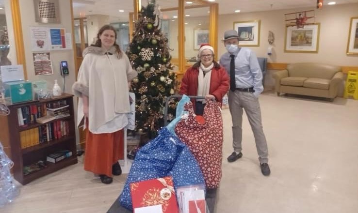 Amma Canada volunteers delivering gifts to Bennett Centre LTC seniors